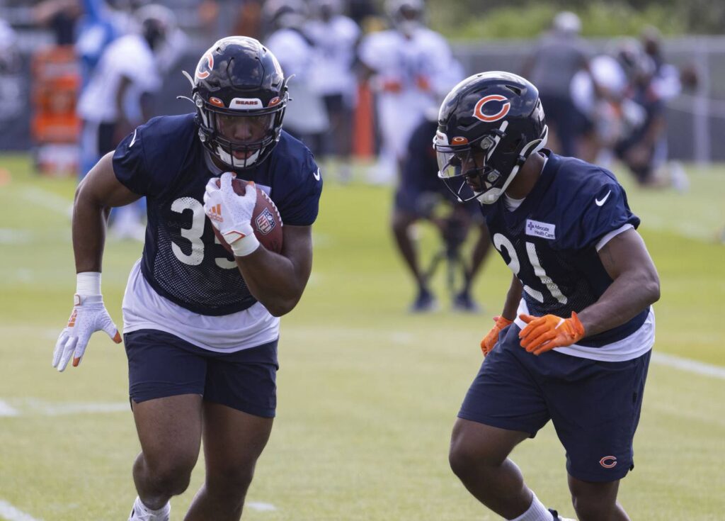 Column: Matt Eberflus’ desire for physical play may be a good sign for Khari Blasingame — and the fullback’s return to the Chicago Bears