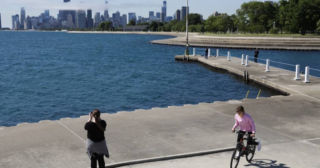 43-year-old man dead after being pulled from Diversey Harbor Wednesday morning