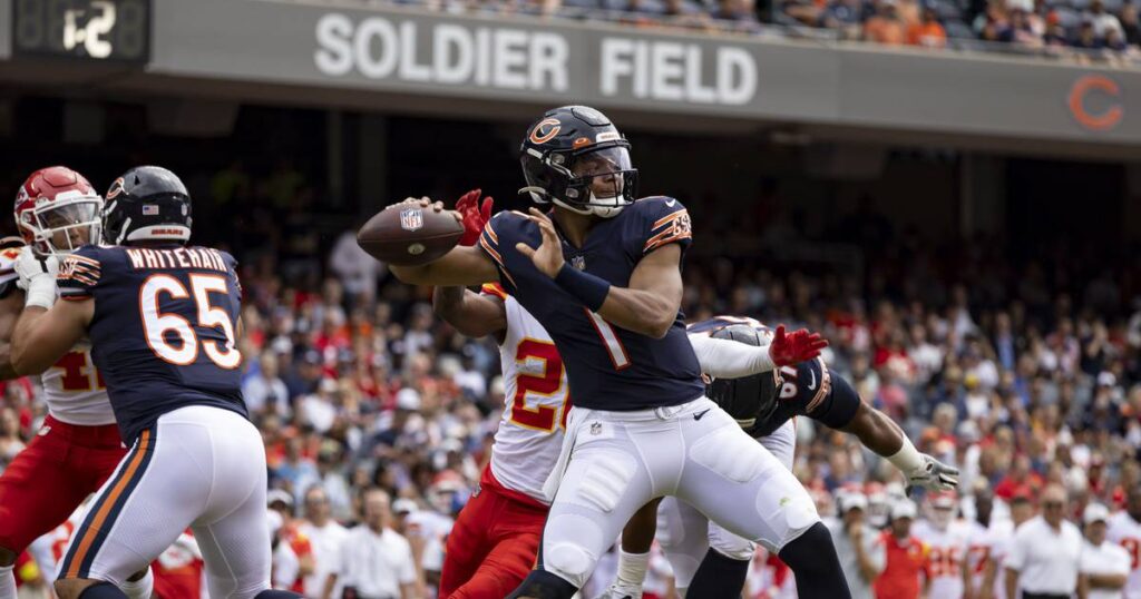 Rookies Jaquan Brisker and Trestan Ebner stand out in the Chicago Bears’ 19-14 win against the Kansas City Chiefs in the preseason opener