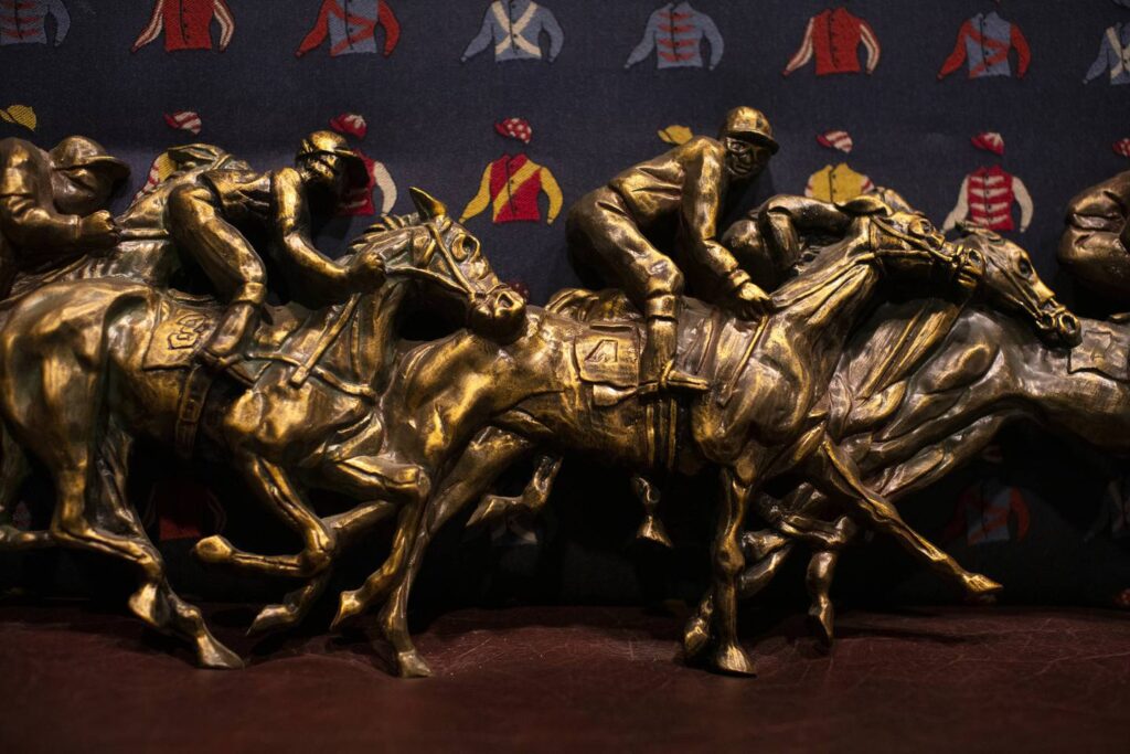 Horse racing memorabilia auction at Arlington International Racecourse draws fans for final farewell