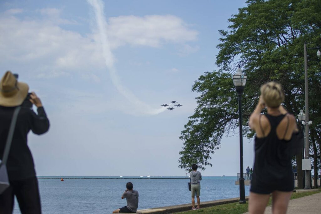 Showers, storms and mild temps likely this weekend with return of Chicago’s Air and Water Show