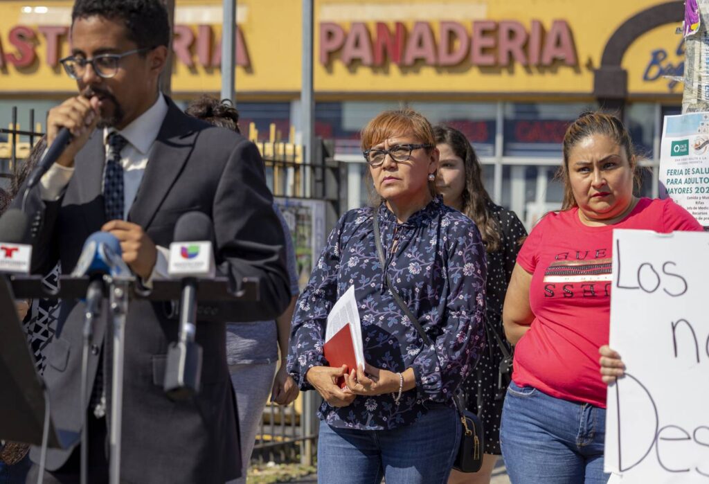 2 immigrant temp workers file class action lawsuit against Illinois staffing agency, alleging wage cuts and denied work at height of pandemic