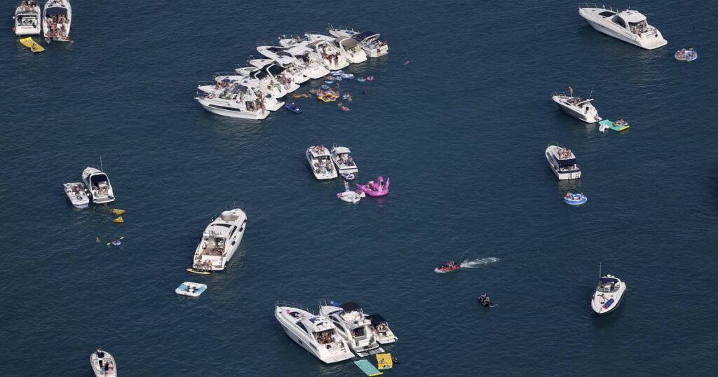 1 critical, 1 missing after falling from boat in second accident in less than week in Lake Michigan’s ‘Playpen,’ officials say