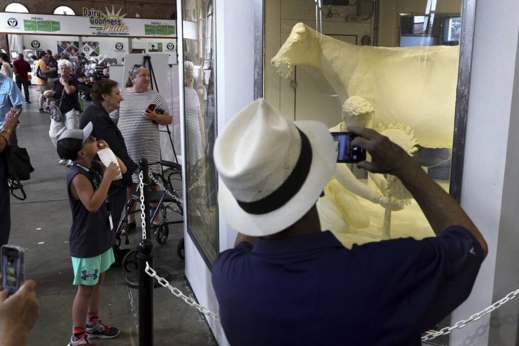 Illinois, behold: Your 700-pound state fair butter cow is here.