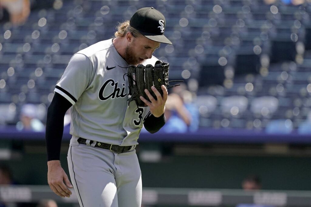 Column: A key injury. A defensive Tony La Russa. Another frustrating Chicago White Sox loss follows the same ridiculous script.