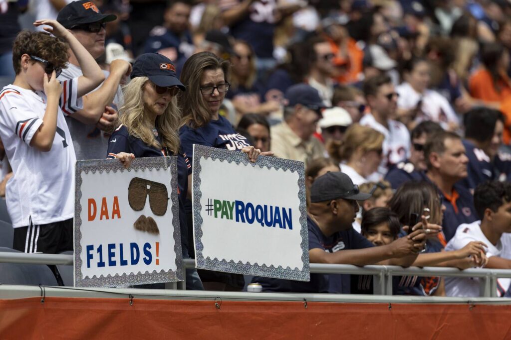 Column: As Roquan Smith’s contract strife with the Chicago Bears drags on, it’s difficult to see how this might end. Or when.