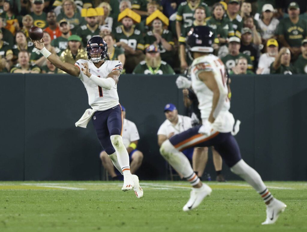 Column: In a ‘microwave society,’ patience is required to evaluate QB Justin Fields — especially with the Chicago Bears offense around him