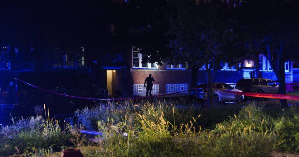 14-year-old girl shot in the face in Auburn Gresham, police say