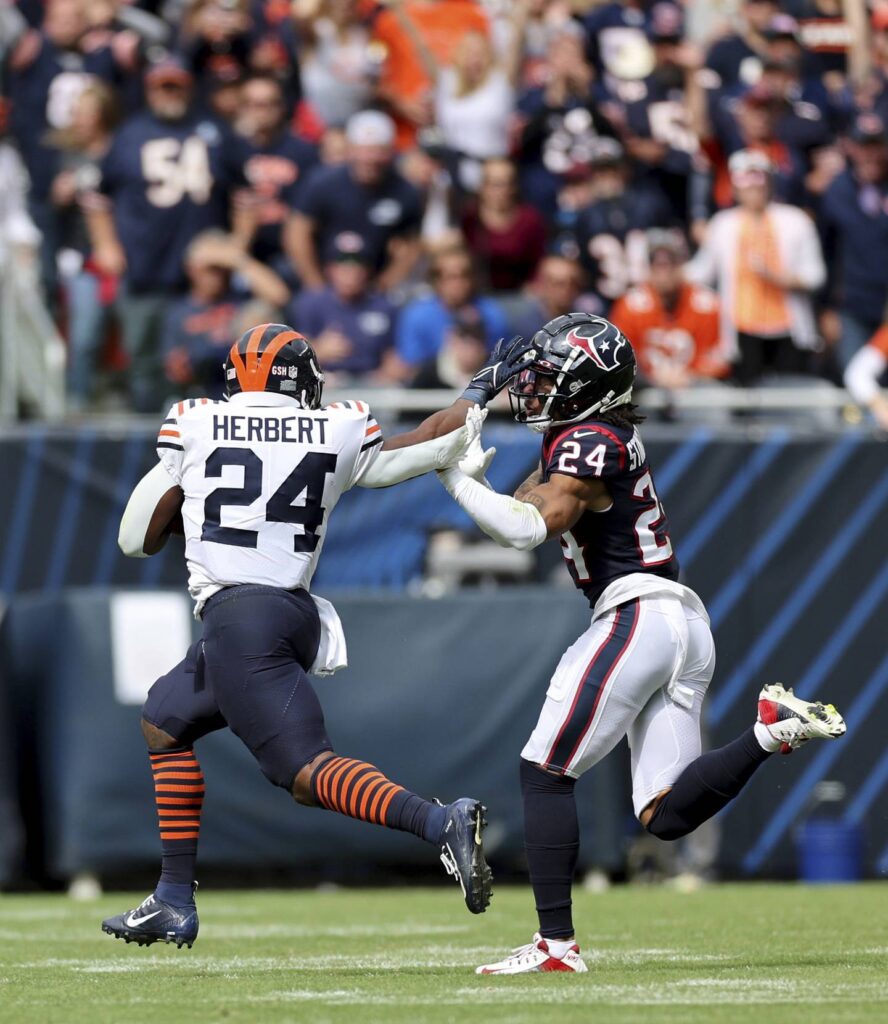 Khalil Herbert — with David Montgomery injured and Justin Fields playing like self-proclaimed ‘trash’ — steps up big for Chicago Bears