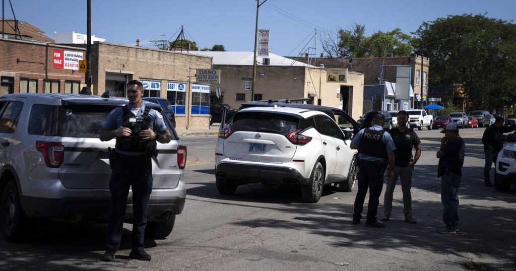 7 hurt, 2 seriously following Northwest Side wreck involving Chicago police, Fire Department says