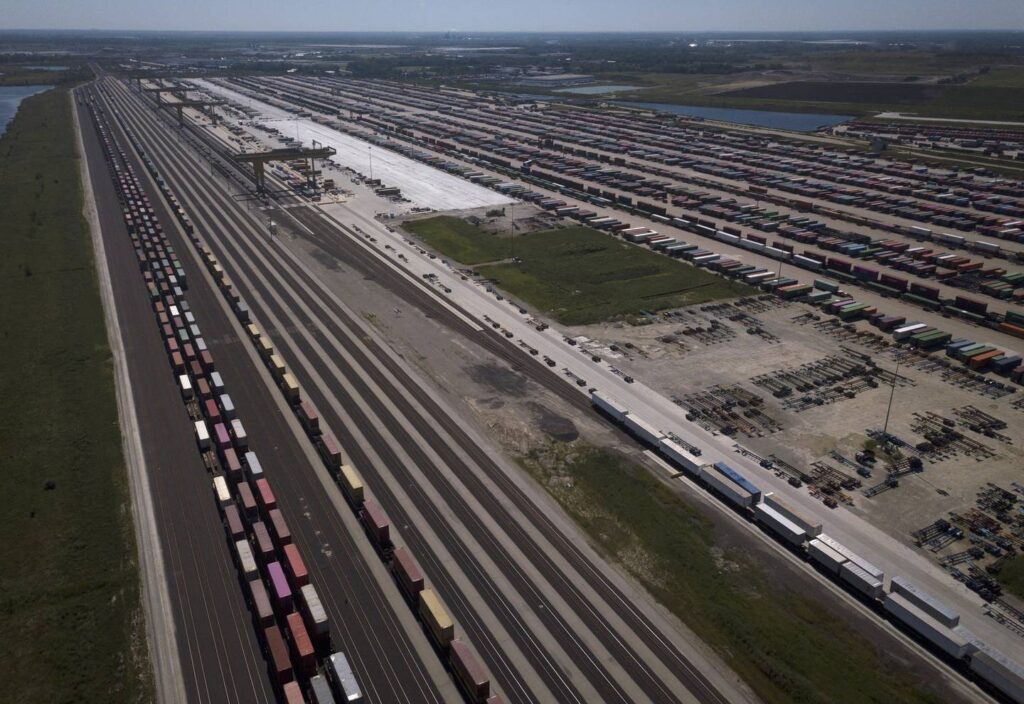 Truck and rail backups are clogging roads, creating more pollution and raising health risks for Chicagoans near freight corridors