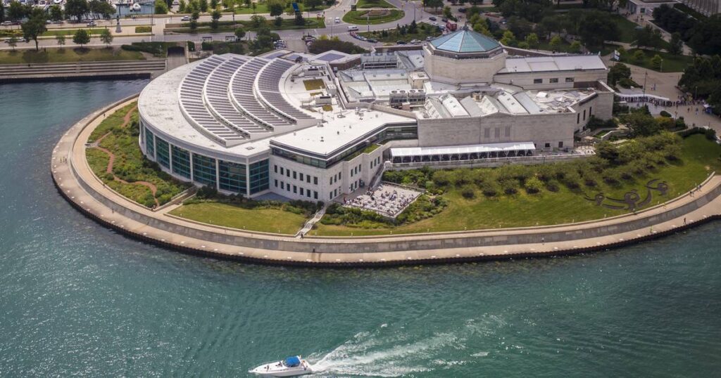 Authorities warn of police impersonator who tried to enter Shedd Aquarium, other establishments