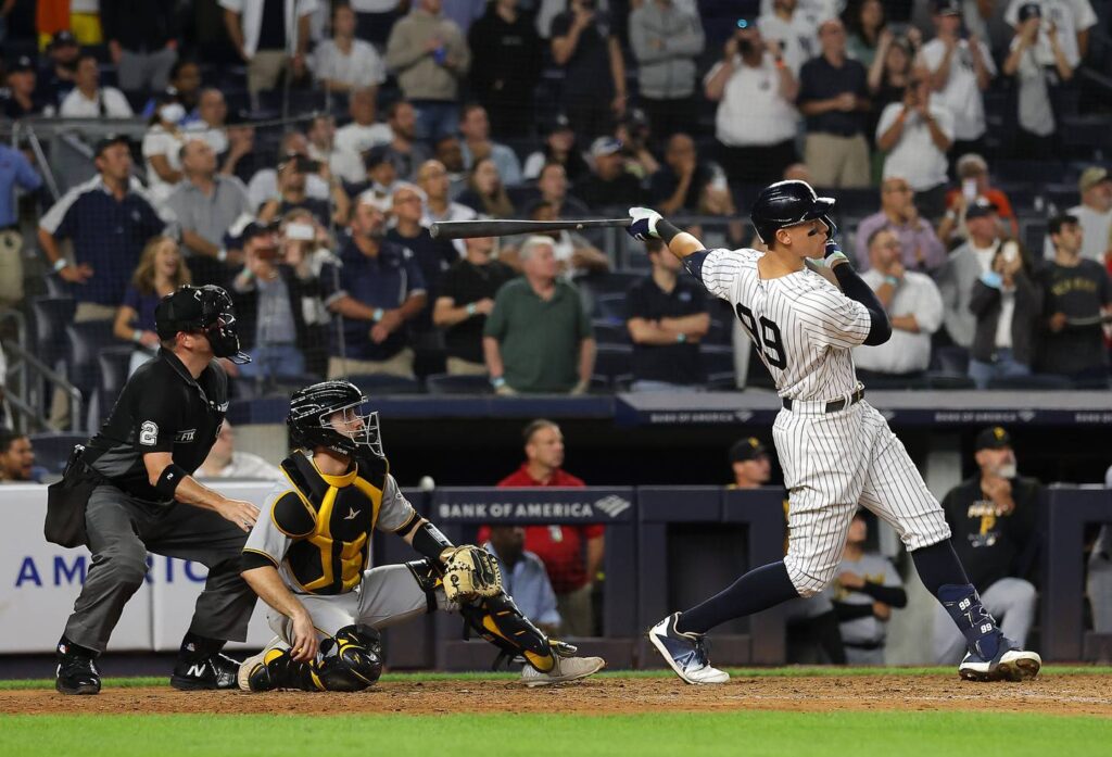 Column: Aaron Judge’s ‘clean’ pursuit of Roger Maris’ home run mark can’t match the hype of the 1998 Sammy Sosa-Mark McGwire race