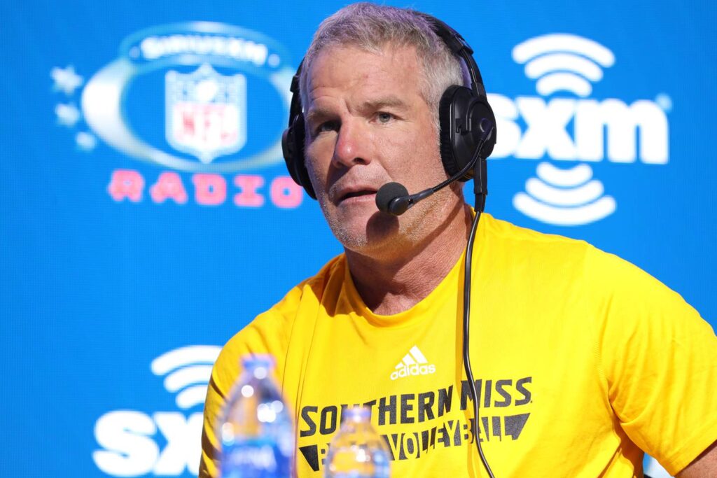 Brett Favre temporarily loses SiriusXM radio show over Mississippi welfare fraud scandal