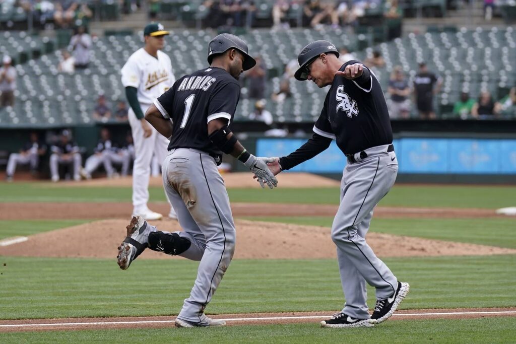 Chicago White Sox continue their hot stretch, beating the Oakland A’s 10-2 for their 9th win in the last 11 games