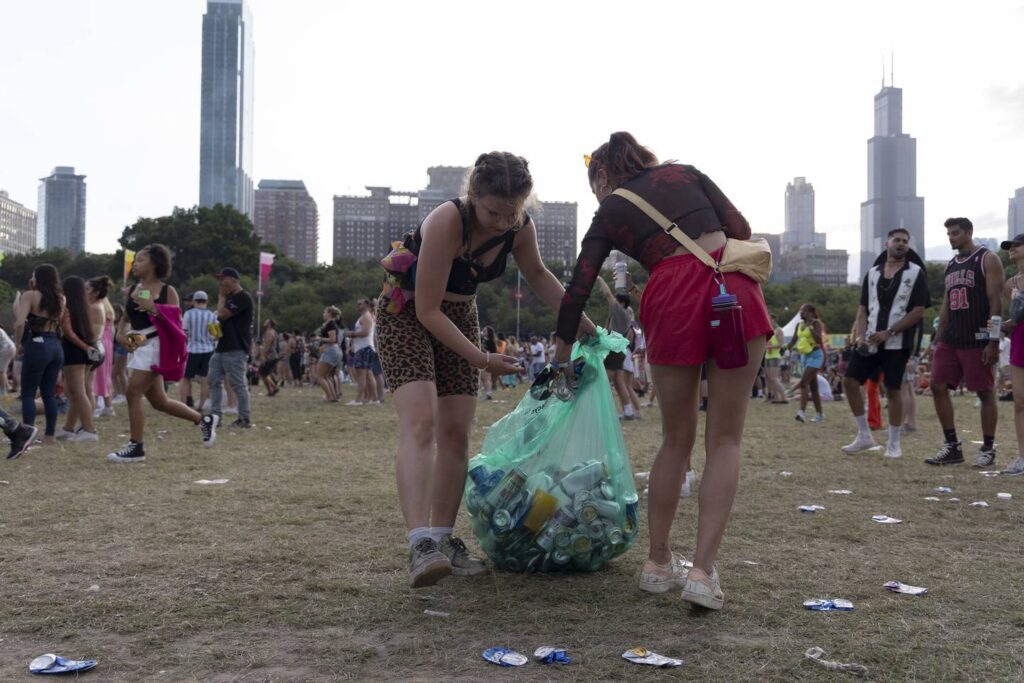Lollapalooza producers to pay $410,000 to clean up Grant Park after this year’s music festival