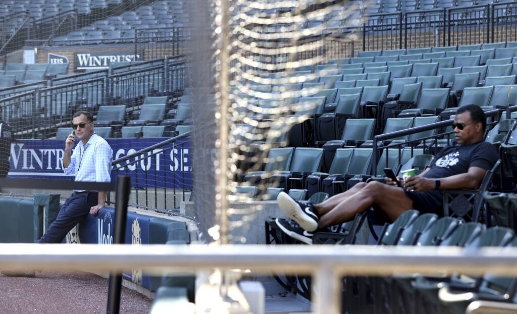 Column: Chicago White Sox need to shake up their clubhouse culture by dealing 1 or more of their core players this offseason