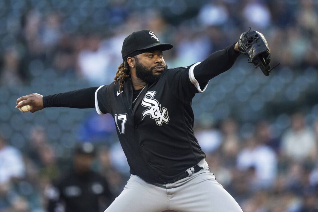 Chicago White Sox lose a ‘good’ pitcher’s duel to the Seattle Mariners — and then lose Luis Robert to a bruised left hand
