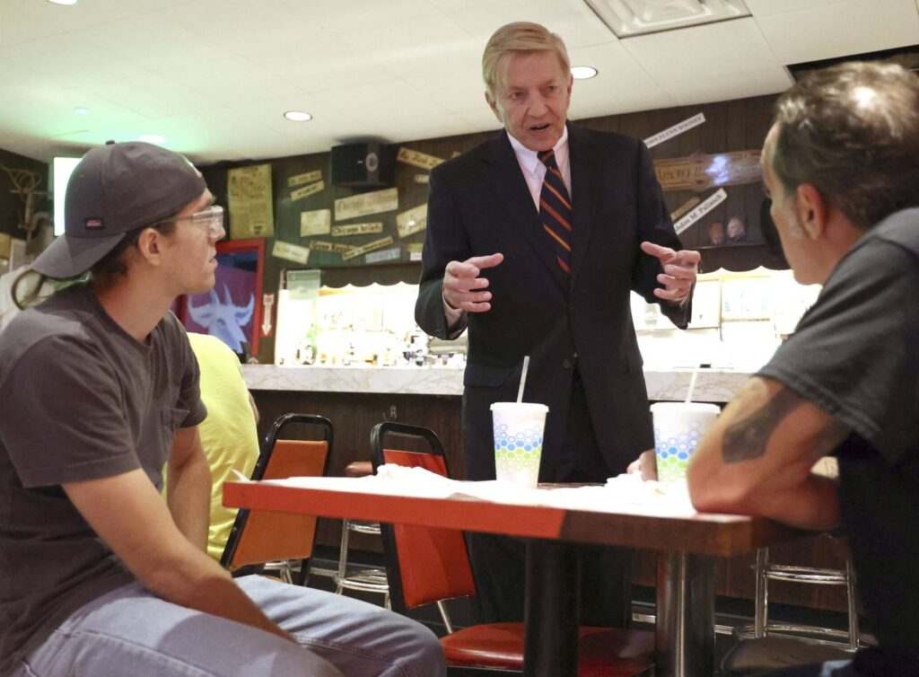 Ex.-Ald. Bob Fioretti formally launches Republican bid for Cook County Board president, tying Toni Preckwinkle to Kim Foxx