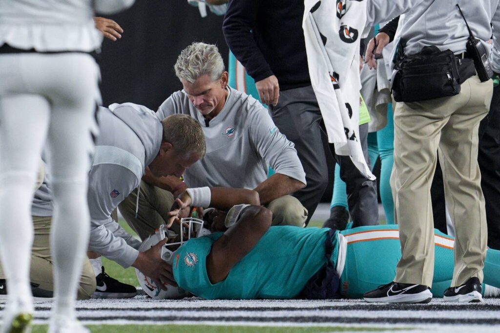 NFL players union urges changes to the concussion protocol before Sunday’s games