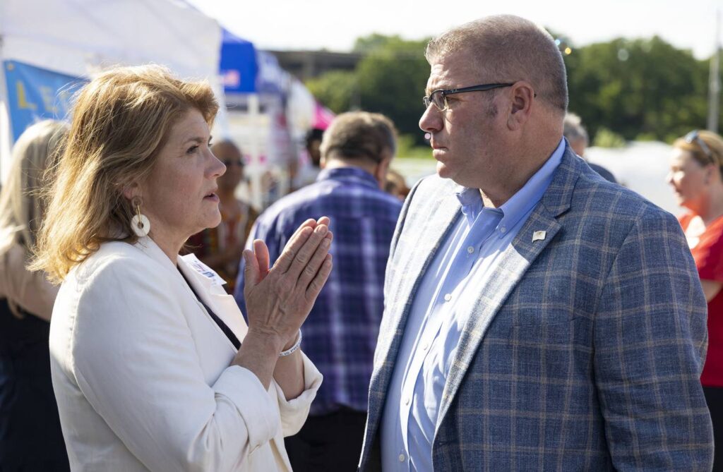 Republican Kathy Salvi seeks unlikely upset over US Sen. Tammy Duckworth