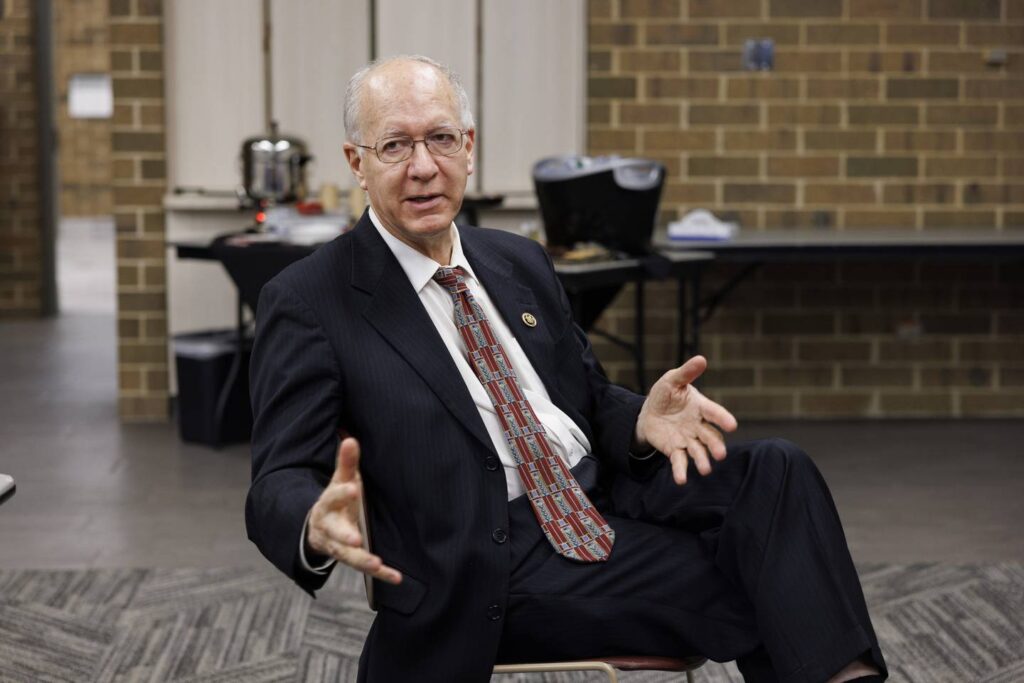 Abortion, inflation among key issues as challenger Catalina Lauf takes on incumbent Bill Foster in newly drawn suburban 11th Congressional District