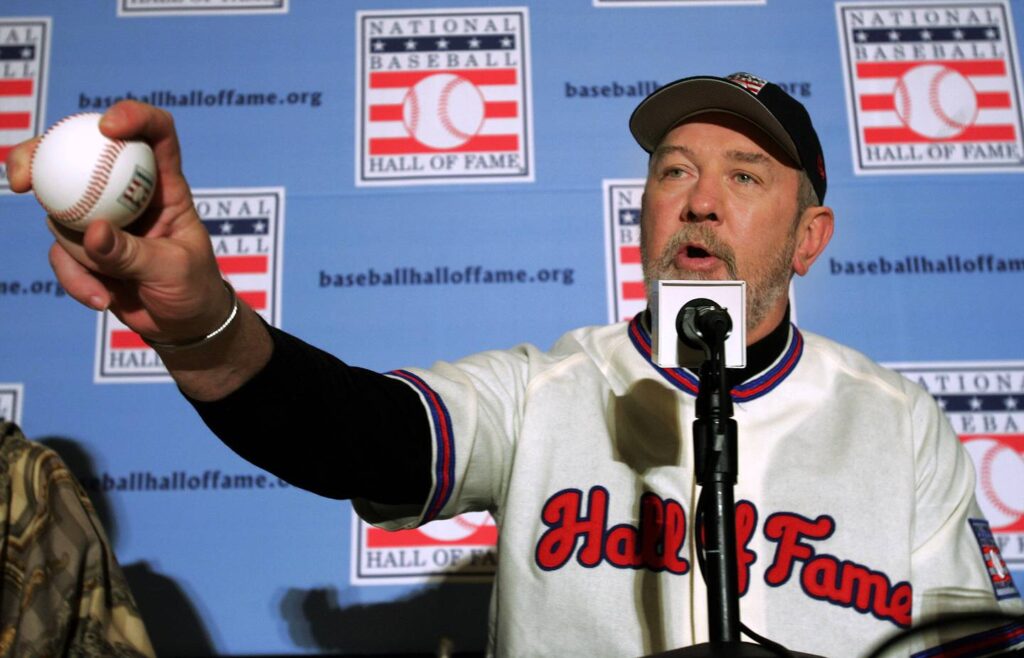 Bruce Sutter, a Hall of Fame closer for the Chicago Cubs and St. Louis Cardinals, dies at 69