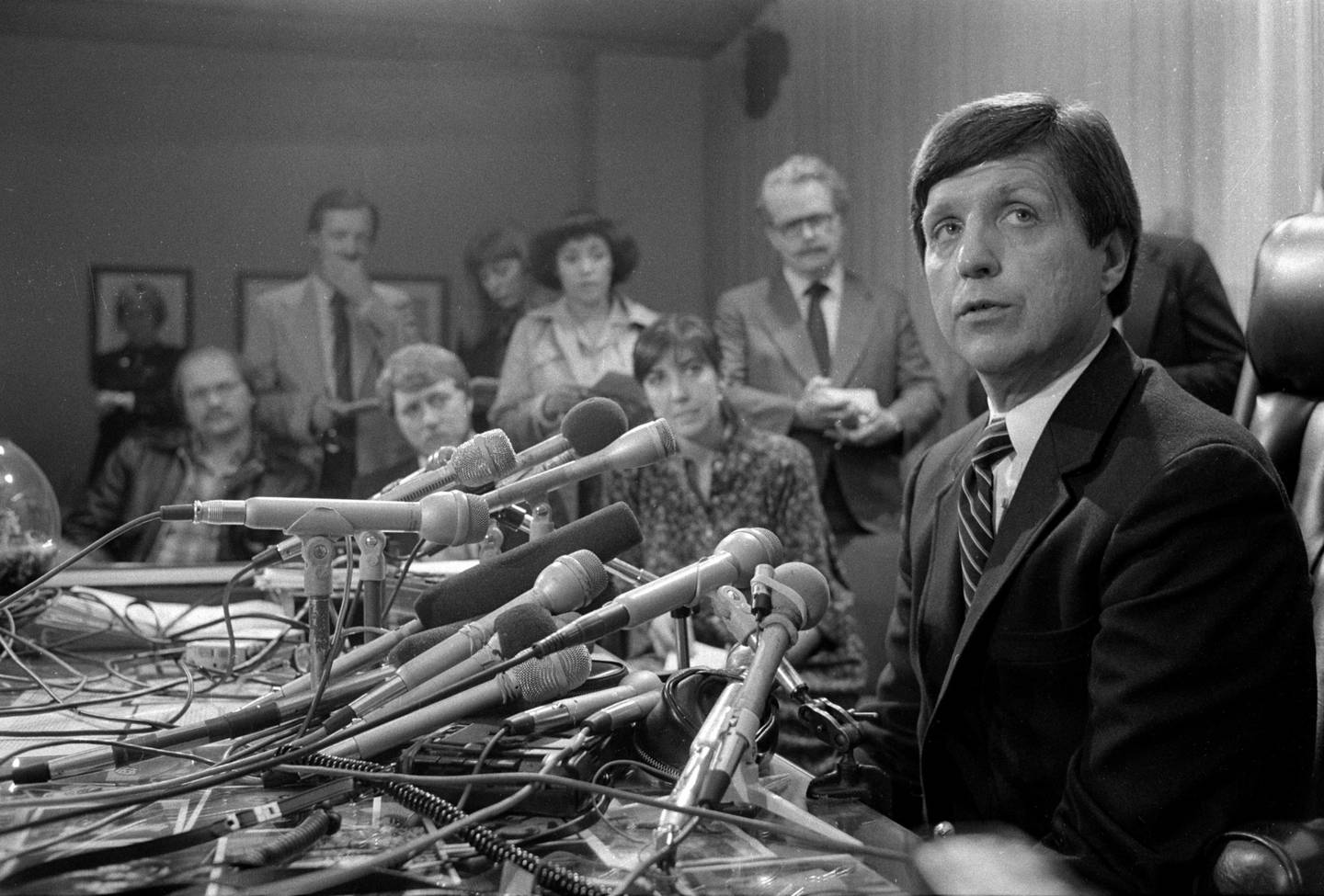 Chicago police Superintendent Richard Brzeczek at a news conference at 11th and State streets in Chicago on Oct. 19, 1982. Brzeczek publicly downplayed the possibility of James Lewis being the Tylenol killer.