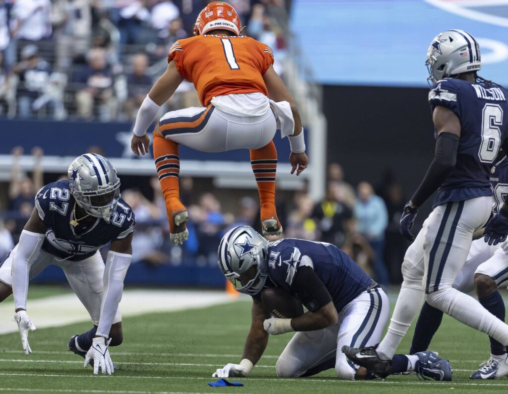 ‘That’s my fault.’ How Justin Fields’ mental error after David Montgomery’s fumble symbolized the Chicago Bears’ blowout loss.