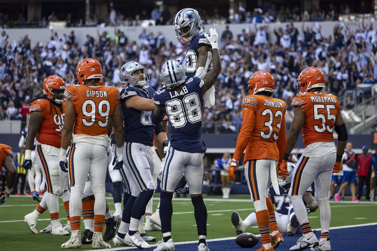 Cowboys running back Tony Pollard celebrates his touchdown in the third quarter on Oct. 30, 2022.