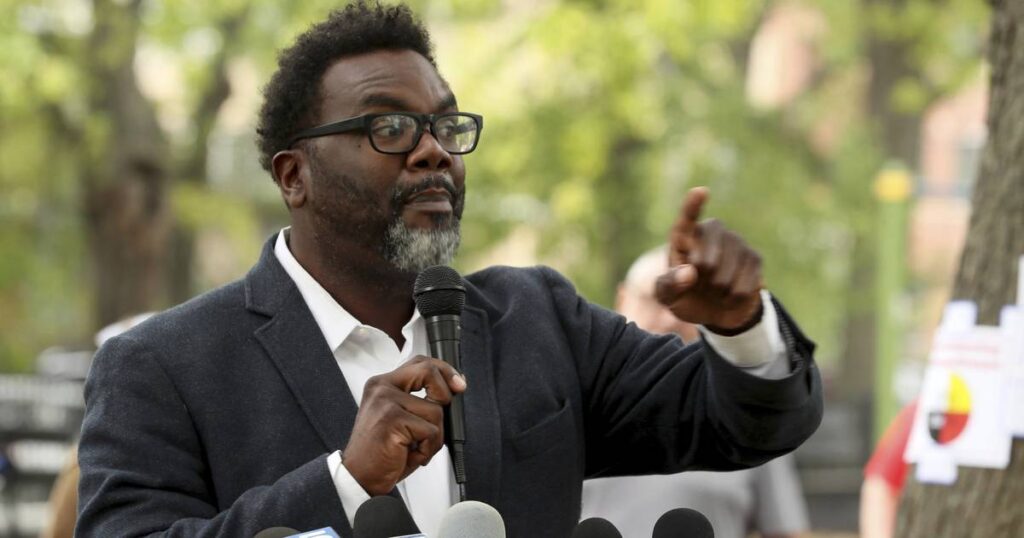 Brandon Johnson enters crowded Chicago mayor’s race, buoyed by Chicago Teachers Union endorsement