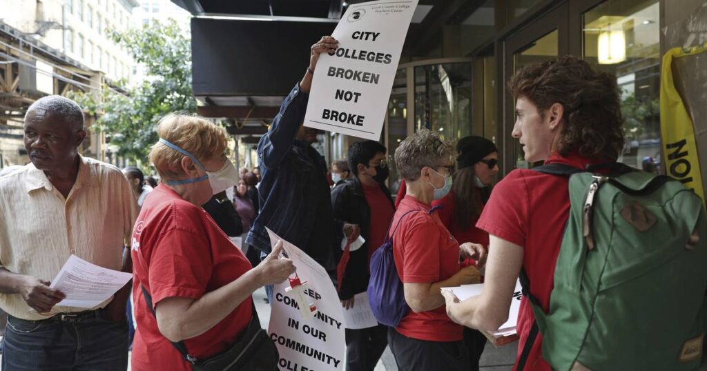 City Colleges of Chicago union say it will strike next week without a new contract