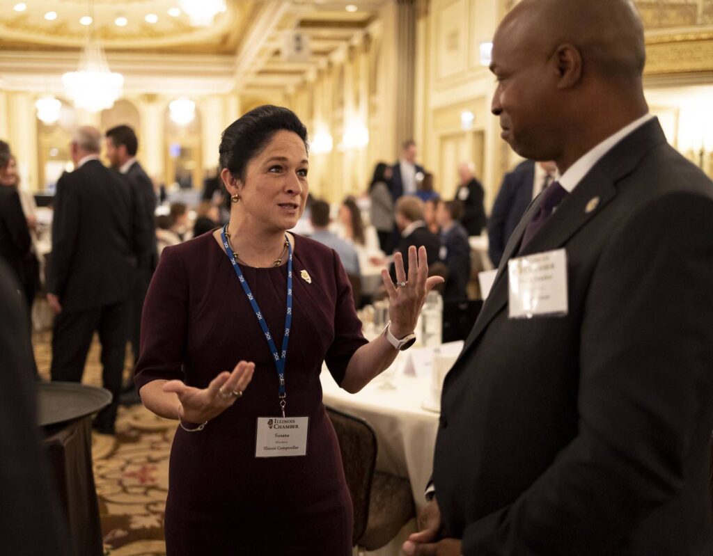 Illinois Comptroller Susana Mendoza touts a financial rebound while her GOP opponent questions her ties to Madigan