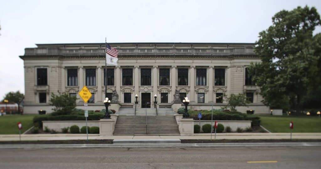 Ahead of key Illinois Supreme Court elections, federal judge blocks state campaign contribution limits in judicial races