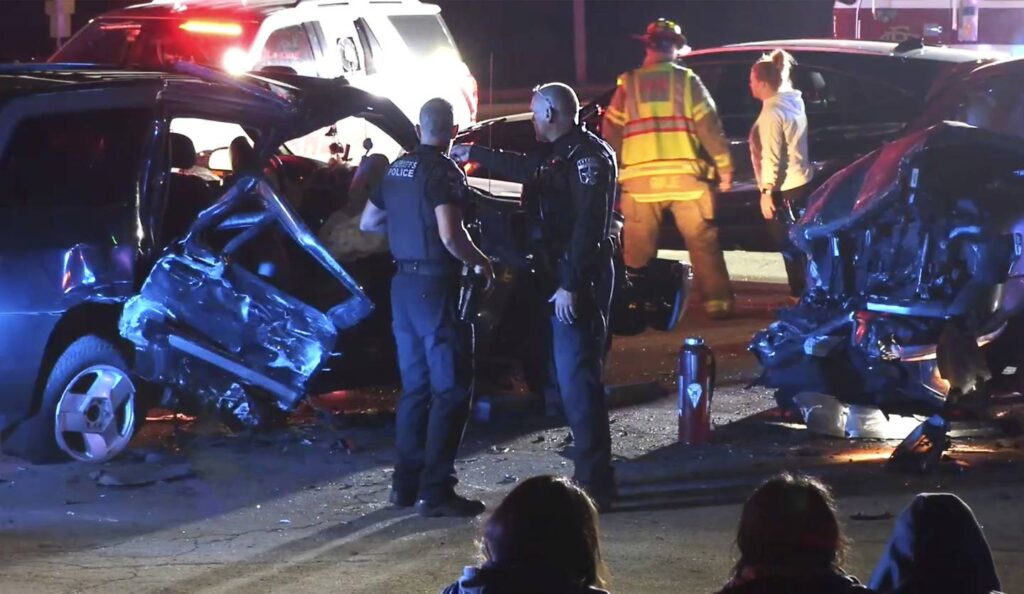 5 ejected in fatal Gurnee-area crash, including two small children riding on laps