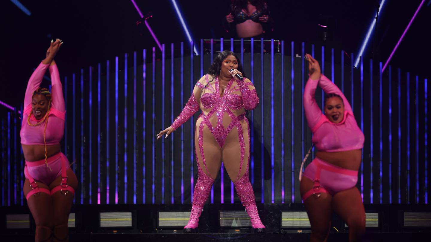 Photos: Lizzo performs at the United Center