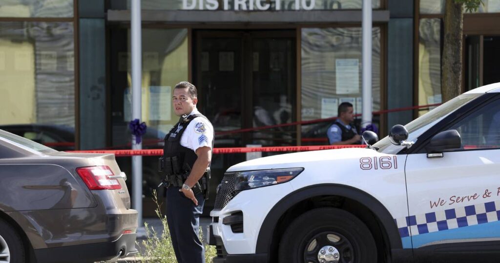 Chicago police shoot man inside West Side police station: officials