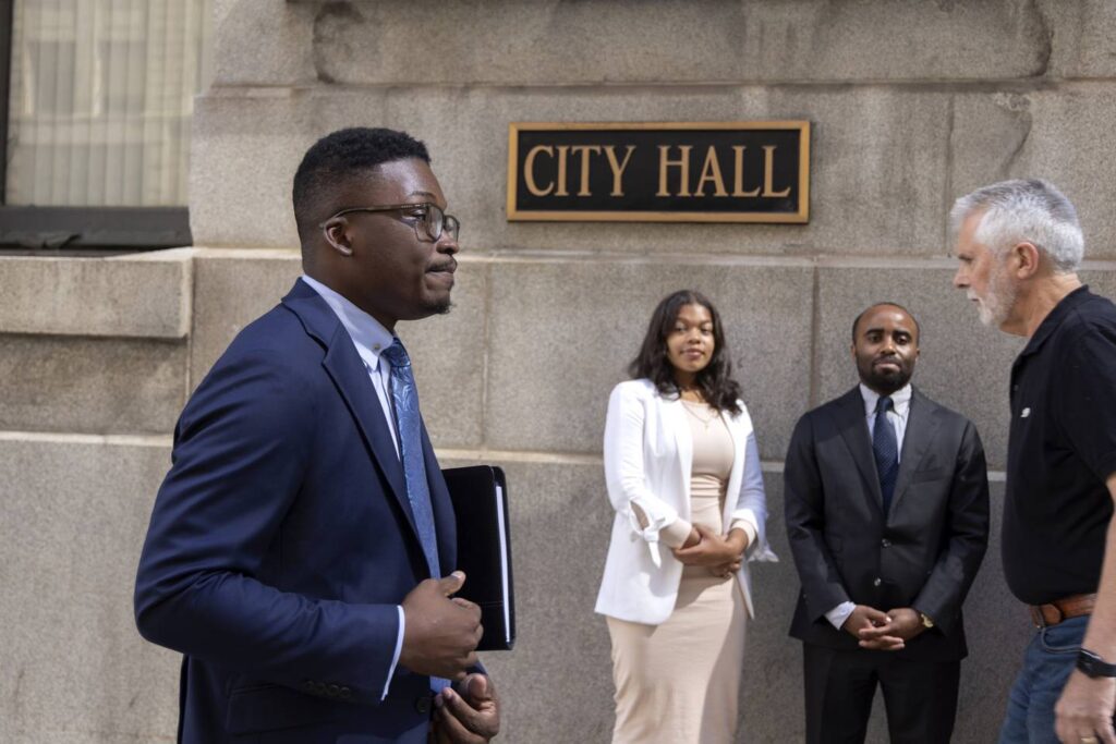 Many Chicago progressives want to defeat Mayor Lori Lightfoot. Can they do it without hurting their movement?