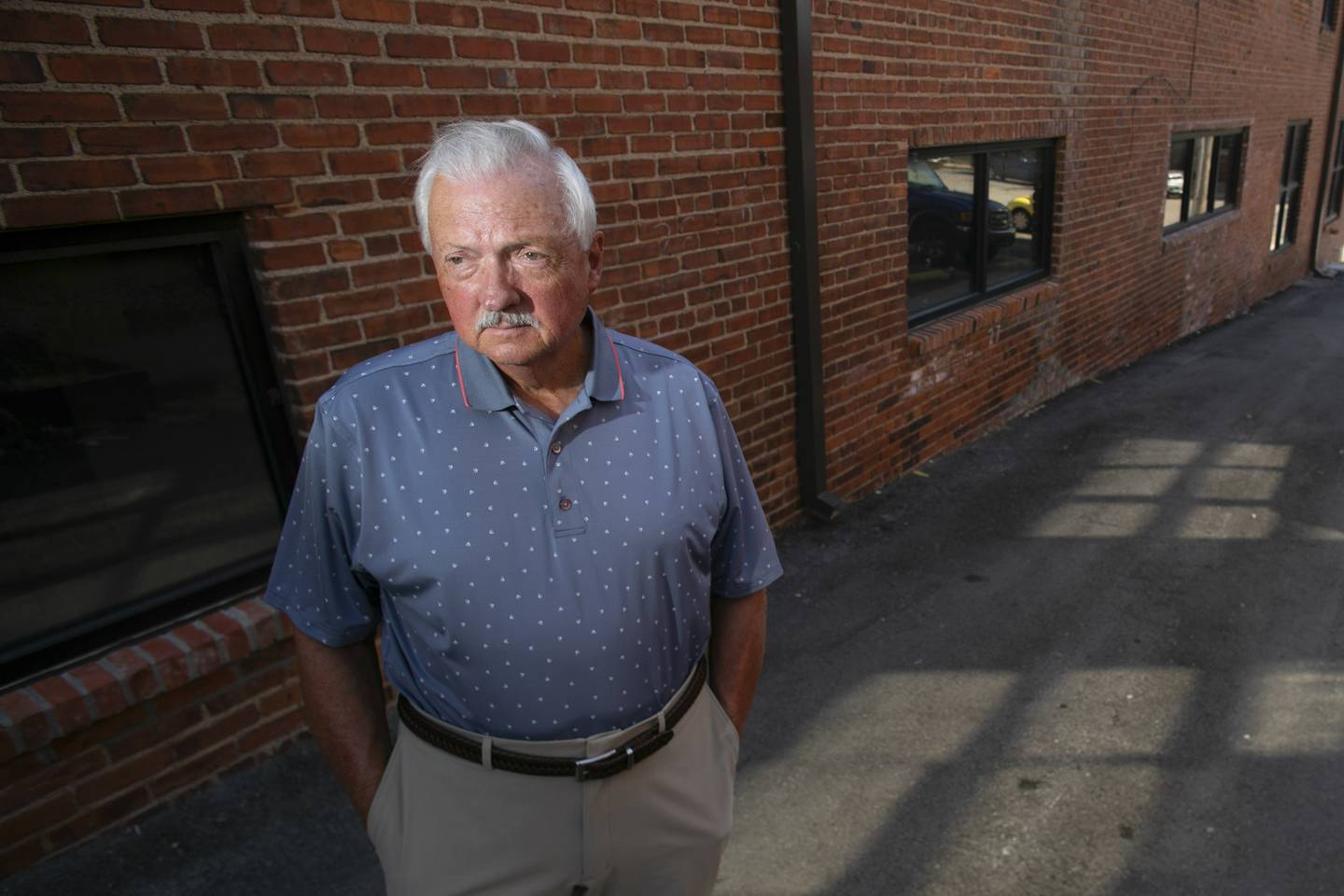 David Barton, a former Kansas City police sergeant, stands at the location where he once worked with the FBI as part of a multi-agency task force in Kansas City. In 1982, Barton played a key role in identifying James Lewis as the author of an extortion letter received by the maker of Tylenol.