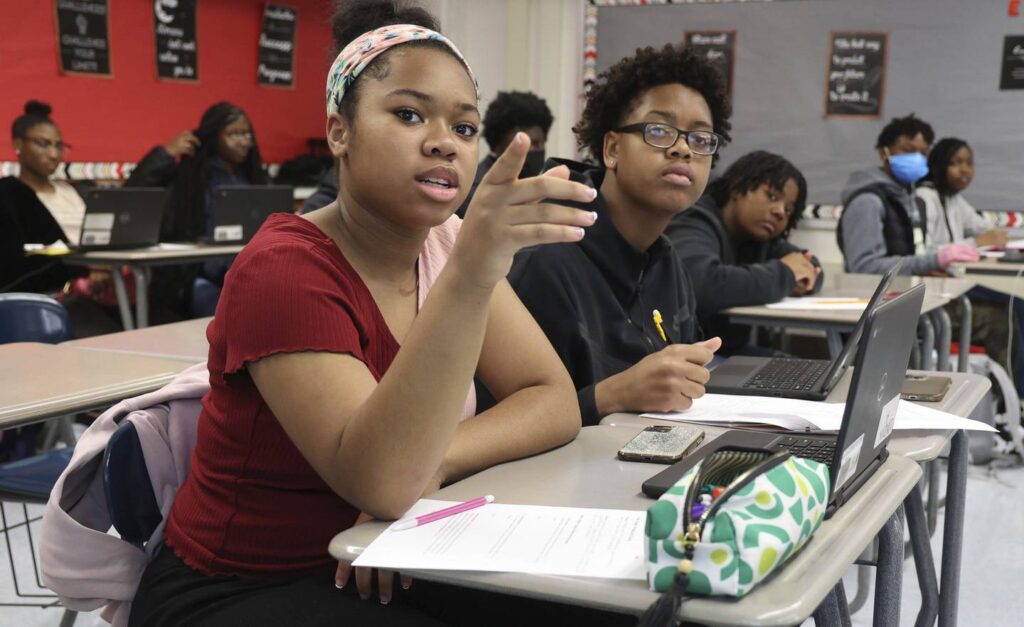 2022 Illinois Report Card highlights high school graduation rate, stronger teacher workforce and student academic growth, but chronic absenteeism continues
