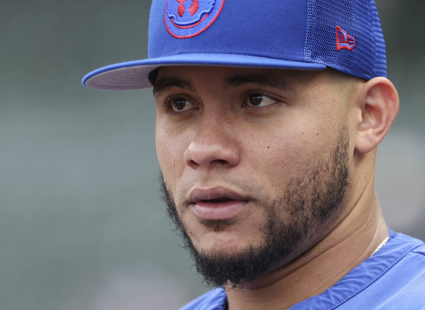 Cubs catcher Willson Contreras warms up before a game on Sept. 27, 2022.