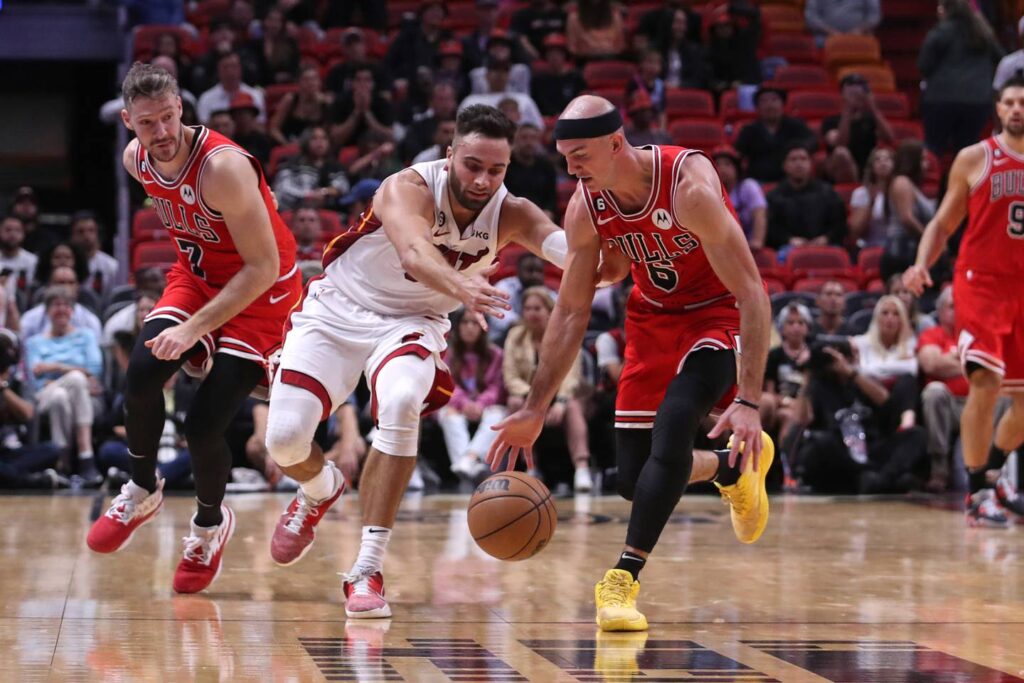 Alex Caruso brings a different look to the Chicago Bulls lineup filling in for Zach LaVine: ‘It’s a different style of basketball’