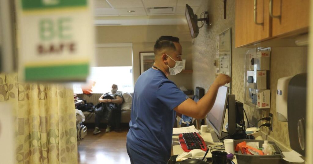 Illinois no longer requiring masks in health care facilities, though many may continue mandating them