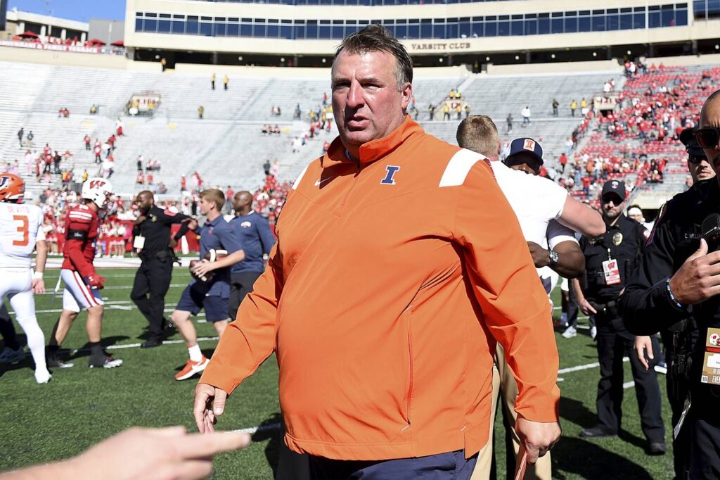 Illinois pounds Wisconsin 34-10 in Bret Bielema’s return to Camp Randall