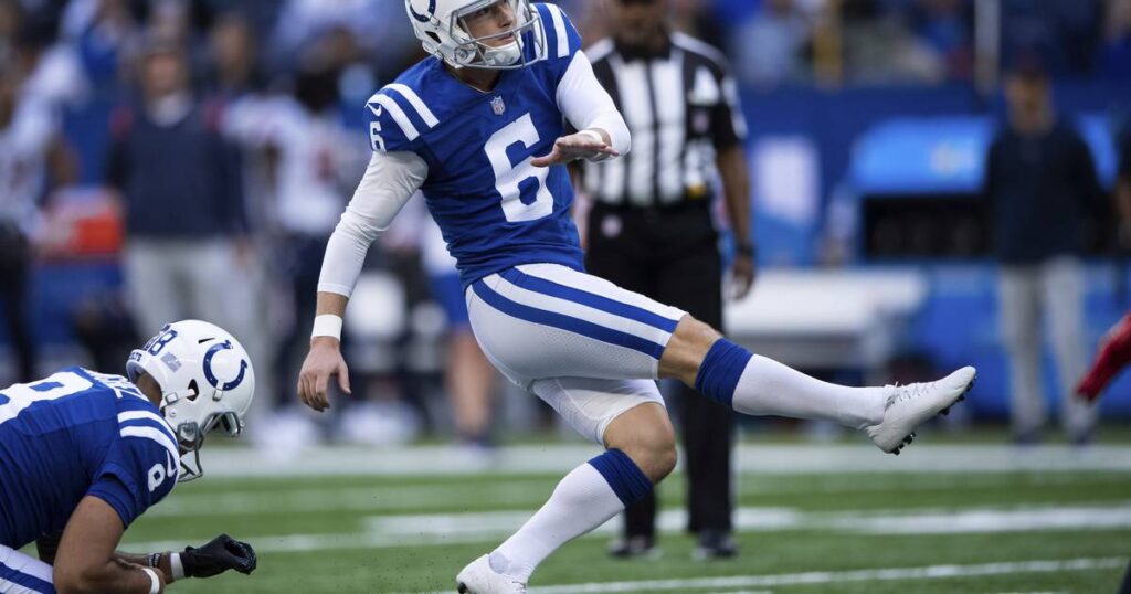 Chicago Bears sign kicker Michael Badgley with Cairo Santos still questionable for the Week 4 road game