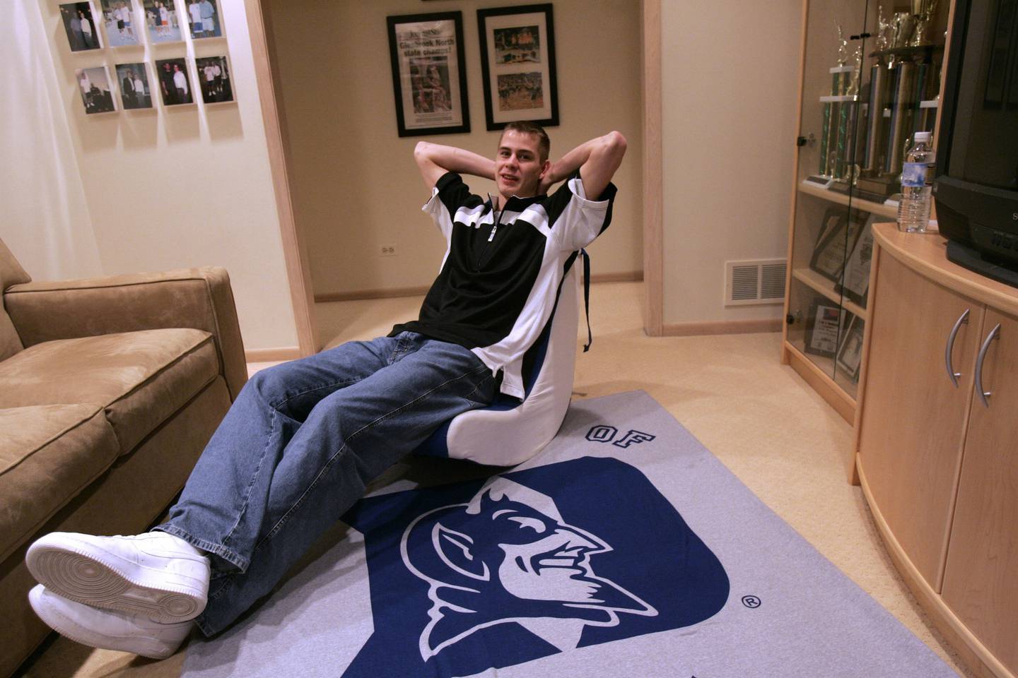 Glenbrook North's Jon Scheyer, Illinois' Mr. Basketball in 2006, is pictured at his family home in Northbrook on March 22, 2006.