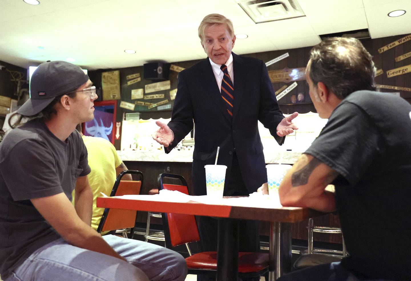 Former Chicago 2nd Ward Ald. Bob Fioretti announces his candidacy for Cook County Board president as he greets people at the Billy Goat Tavern on Sept. 7, 2022.  