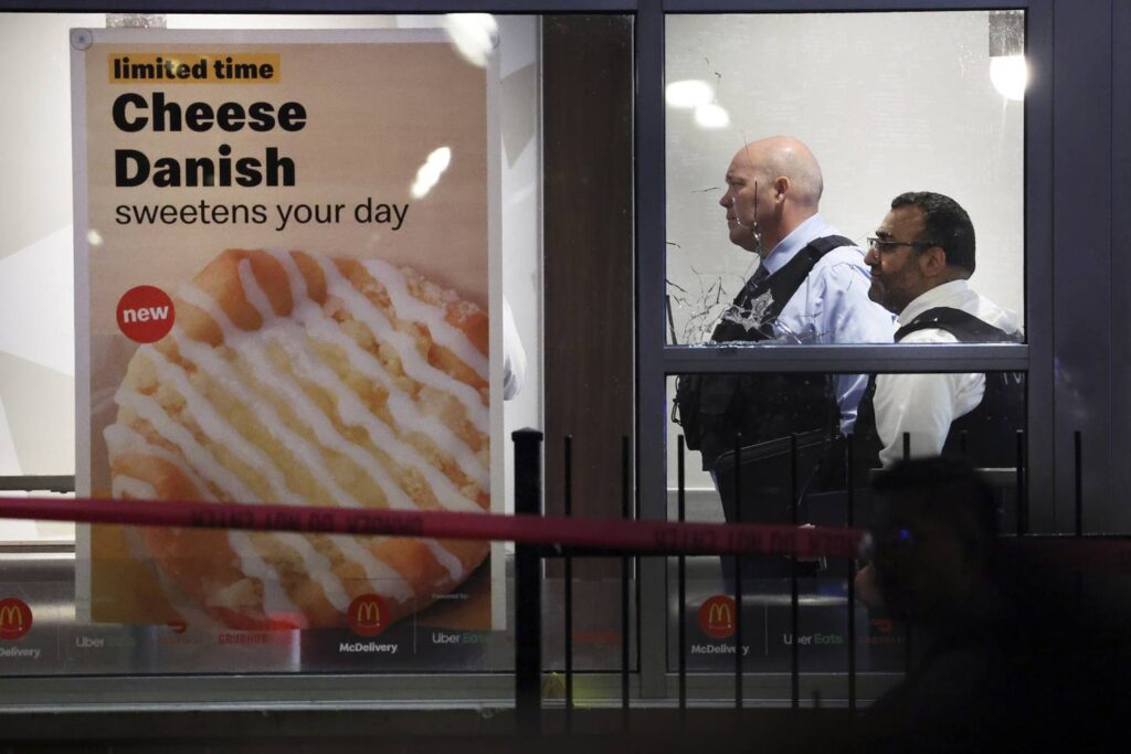 1 dead, 2 wounded in shooting near South Side McDonald’s, police say