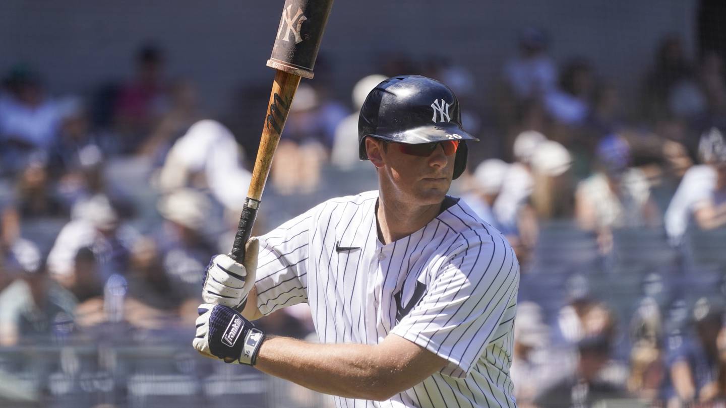 The Yankees' DJ LeMahieu swings in the on-deck circle during the third inning of a game against the Mariners on Aug. 3 in New York. 