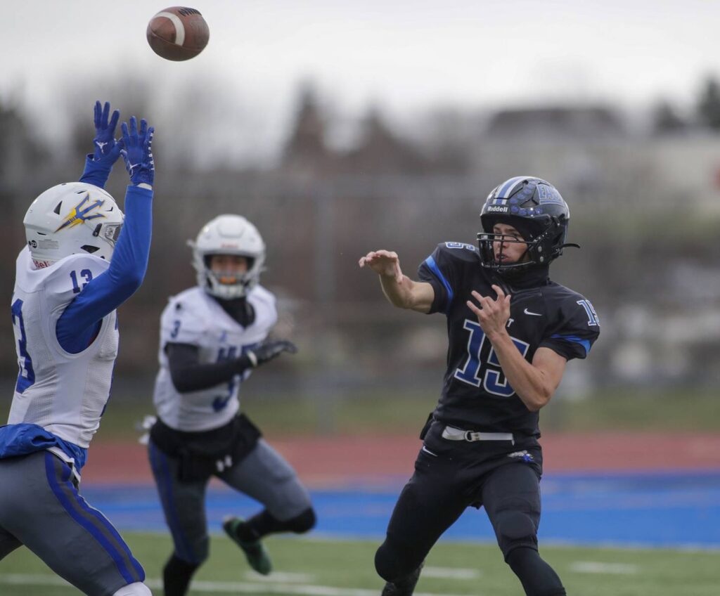 Raising the Curtin: Two TD catches by Jimmy Curtin spark Lincoln-Way East in Class 8A state quarterfinals. ‘It was something special to watch.’